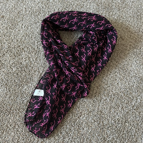 Browning hot pink camo sweatshirt AND browning buck scarf - Picture 7 of 8